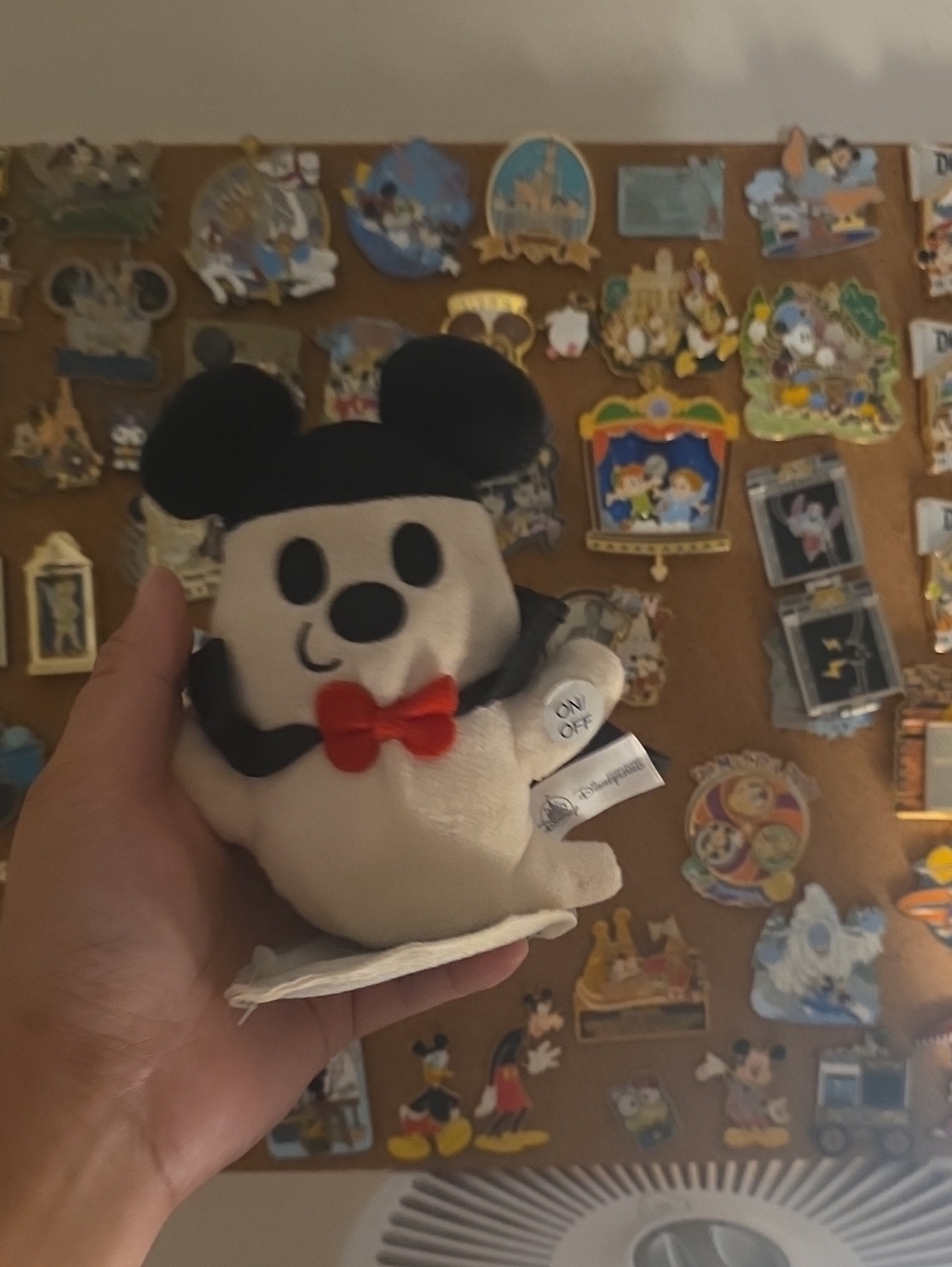 GENTLY USED EXCLUSIVE HKDISNEY Halloween Shoulder Plush Pal